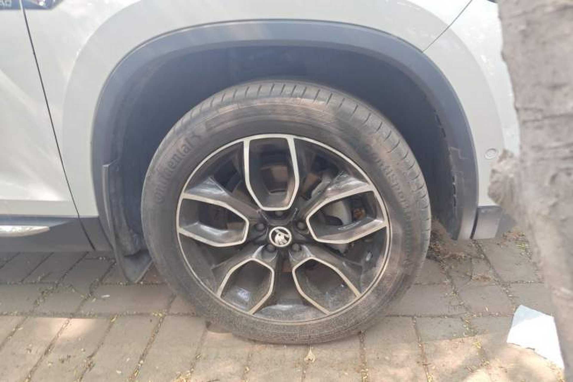 Used Skoda Kodiaq 2019 Facelifted TSI330 7-Seater Two-Wheel-Drive Luxury Enjoyment Edition China VI Standard Right Front Wheel Hub