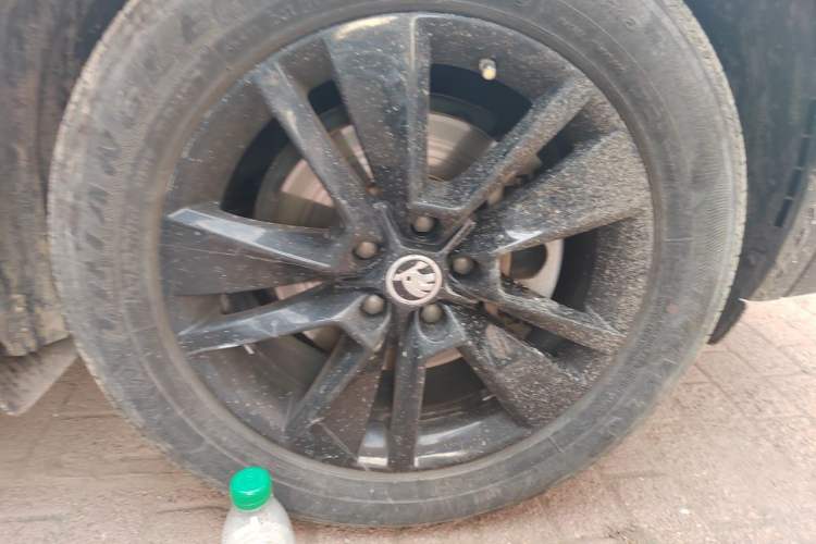 Used Skoda Kodiaq 2019 Facelifted TSI330 7-Seater Two-Wheel-Drive Luxury Enjoyment Edition China VI Standard Right Front Wheel Hub