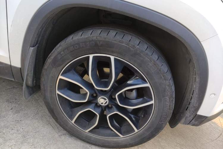 Used Skoda Kodiaq 2019 Facelifted TSI330 5-Seater Two-Wheel-Drive Luxury Enjoyment Edition China VI Standard Right Front Wheel Hub