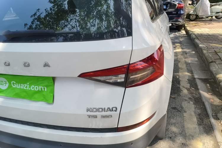Used Skoda Kodiaq 2019 TSI330 5-Seat Two-Wheel Drive Luxury Enjoyment Edition China V Standard Right Rear Taillight