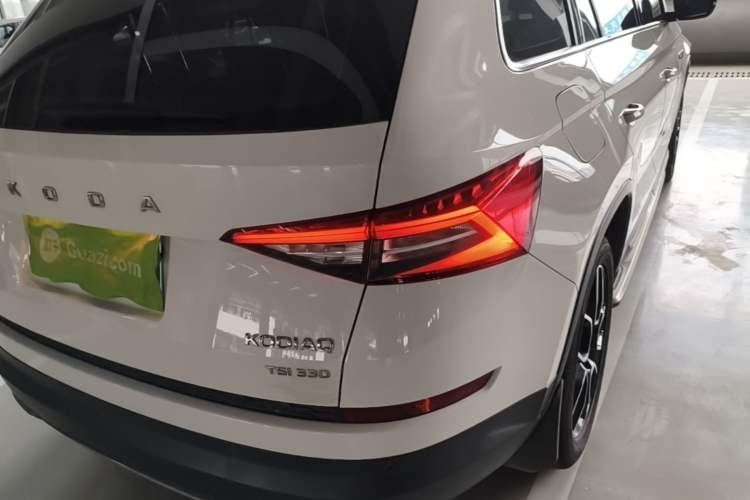 Used Skoda Kodiaq 2019 Facelifted TSI330 7-Seater Two-Wheel-Drive Luxury Enjoyment Edition China VI Standard Right Rear Taillight