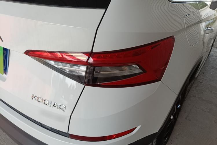 Used Skoda Kodiaq 2019 Facelifted TSI330 7-Seater Two-Wheel-Drive Luxury Enjoyment Edition China VI Standard Right Rear Taillight