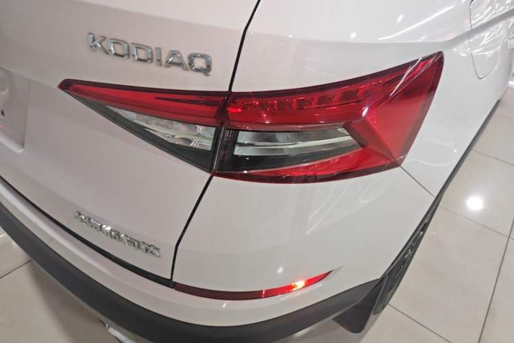 Used Skoda Kodiaq 2019 TSI330 5-Seat Two-Wheel Drive Luxury Enjoyment Edition China V Standard Right Rear Taillight