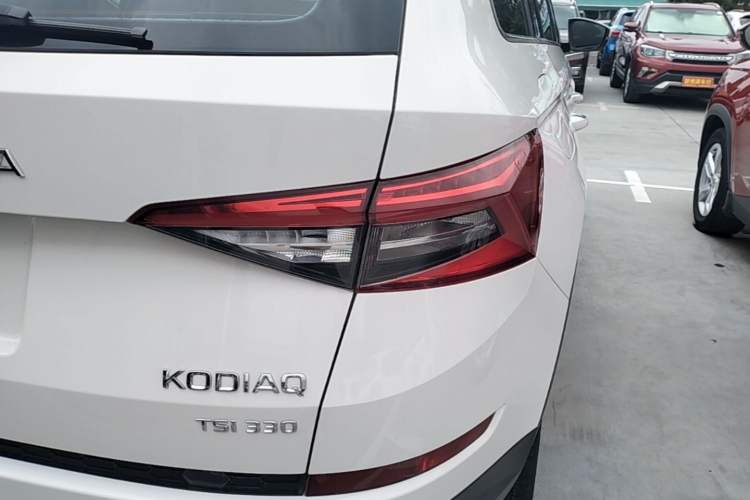 Used Skoda Kodiaq 2019 Restyled TSI330 7-Seater Two-Wheel Drive Comfort Edition China VI Standard Right Rear Taillight