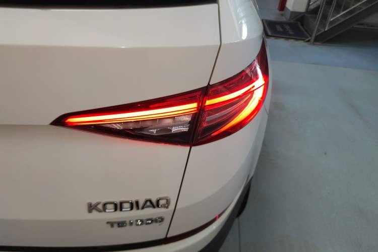 Used Skoda Kodiaq 2019 Restyled TSI330 5-Seater Two-Wheel Drive Standard Version China VI Right Rear Taillight