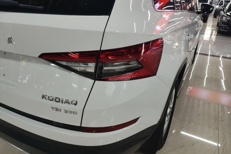 Used Skoda Kodiaq 2019 Facelifted TSI330 5-Seater Two-Wheel-Drive Luxury Enjoyment Edition China VI Standard Right Rear Taillight