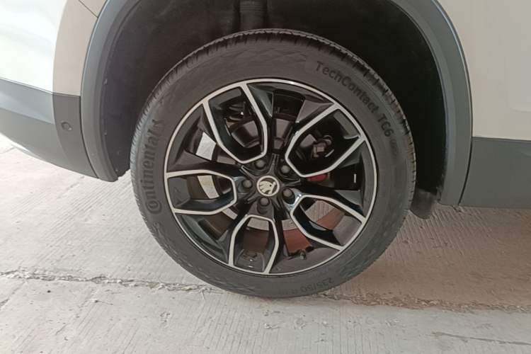 Used Skoda Kodiaq 2019 Facelifted TSI330 7-Seater Two-Wheel-Drive Luxury Enjoyment Edition China VI Standard Right Rear Wheel Hub