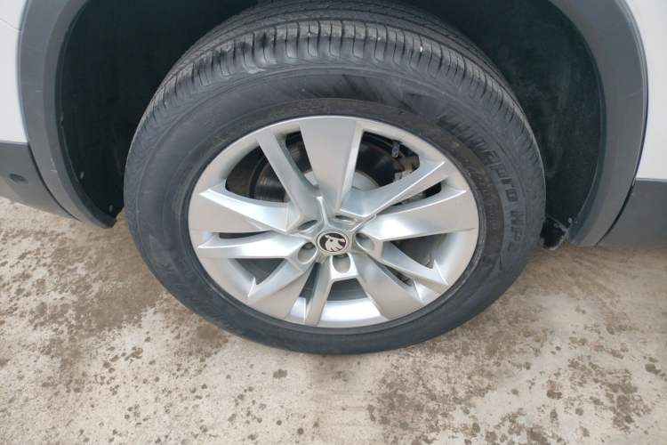 Used Skoda Kodiaq 2019 Facelifted TSI330 5-Seater Two-Wheel-Drive Luxury Enjoyment Edition China VI Standard Right Rear Wheel Hub