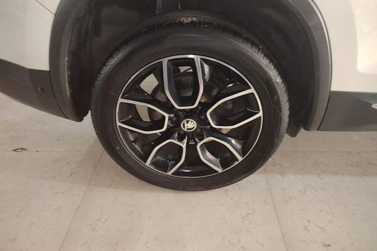 Used Skoda Kodiaq 2019 Facelifted TSI330 7-Seater Two-Wheel-Drive Luxury Enjoyment Edition China VI Standard Right Rear Wheel Hub