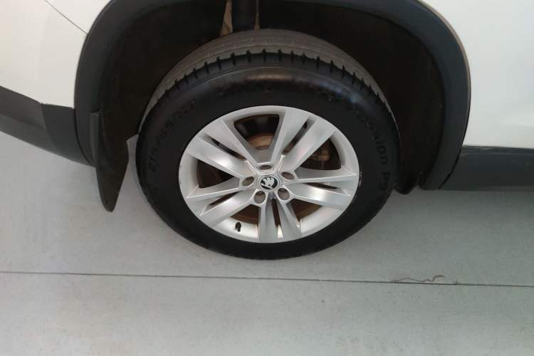 Used Skoda Kodiaq 2019 Restyled TSI330 5-Seater Two-Wheel Drive Standard Version China VI Right Rear Wheel Hub