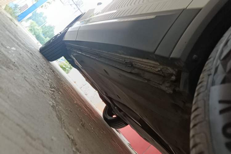 Used Skoda Kodiaq 2019 Facelifted TSI330 7-Seater Two-Wheel-Drive Luxury Enjoyment Edition China VI Standard Right Side Sill