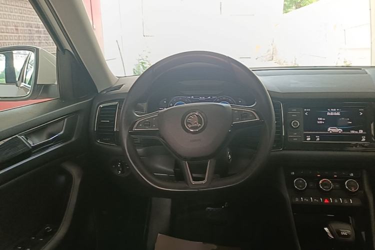 Used Skoda Kodiaq 2019 Facelifted TSI330 7-Seater Two-Wheel-Drive Luxury Enjoyment Edition China VI Standard Steering Wheel