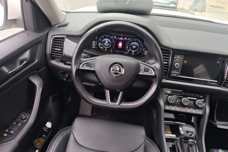 Used Skoda Kodiaq 2019 Facelifted TSI330 5-Seater Two-Wheel-Drive Luxury Enjoyment Edition China VI Standard Steering Wheel