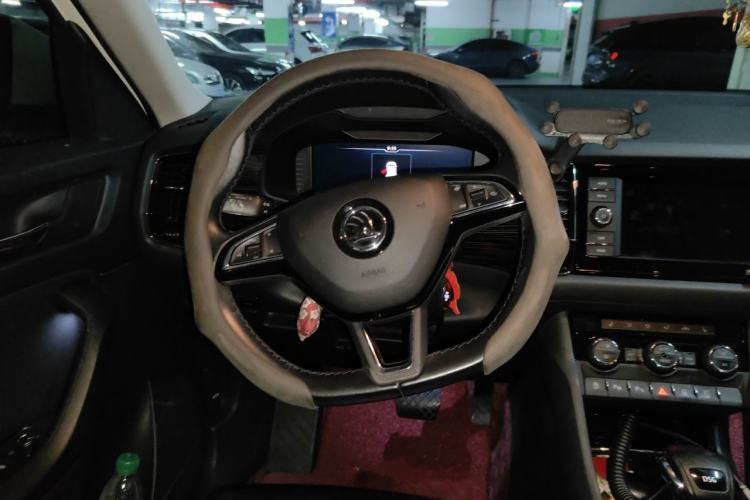 Used Skoda Kodiaq 2019 Facelifted TSI330 7-Seater Two-Wheel-Drive Luxury Enjoyment Edition China VI Standard Steering Wheel