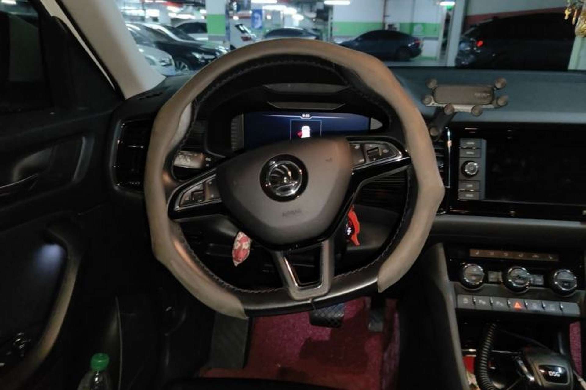 Used Skoda Kodiaq 2019 Facelifted TSI330 7-Seater Two-Wheel-Drive Luxury Enjoyment Edition China VI Standard Steering Wheel