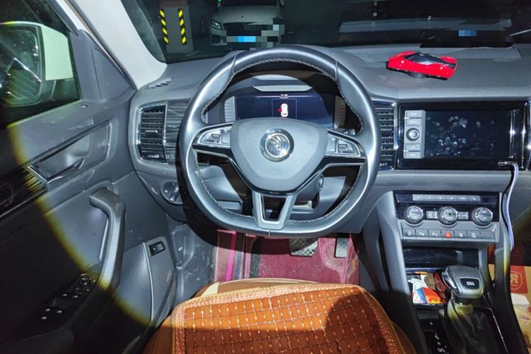 Used Skoda Kodiaq 2019 Facelifted TSI330 5-Seater Two-Wheel-Drive Luxury Enjoyment Edition China VI Standard Steering Wheel