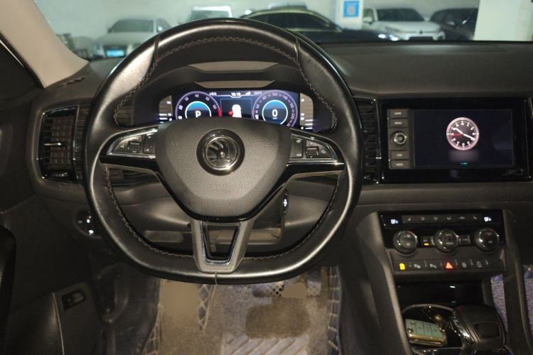 Used Skoda Kodiaq 2019 Facelifted TSI330 7-Seater Two-Wheel-Drive Luxury Enjoyment Edition China VI Standard Steering Wheel