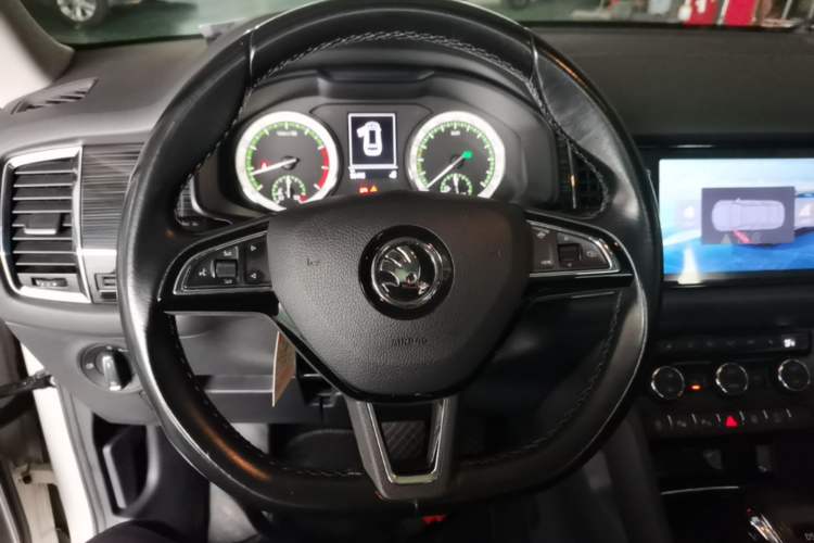 Used Skoda Kodiaq 2019 TSI330 7-Seater Two-Wheel-Drive Luxury Enjoyment Edition China VI Standard Steering Wheel