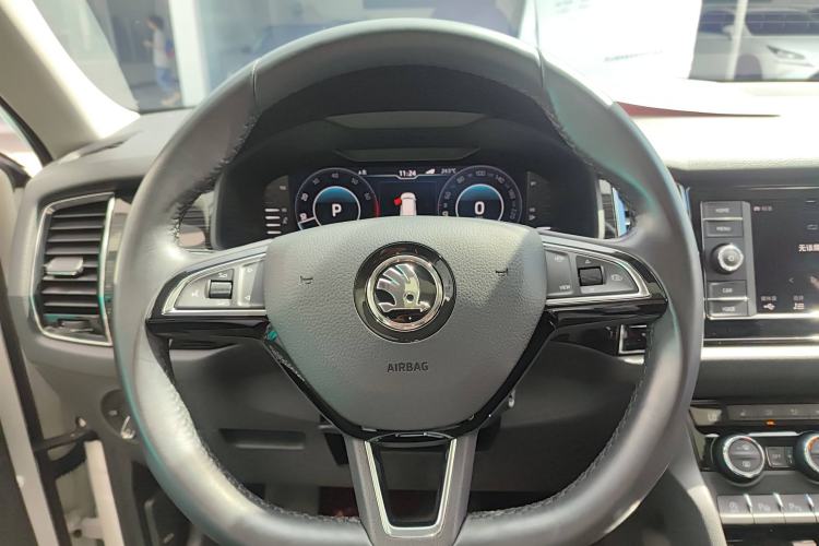Used Skoda Kodiaq 2019 Facelifted TSI330 5-Seater Two-Wheel-Drive Luxury Enjoyment Edition China VI Standard Steering Wheel