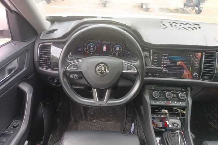 Used Skoda Kodiaq 2019 TSI380 7-Seater Four-Wheel-Drive Flagship Model China VI Standard Steering Wheel