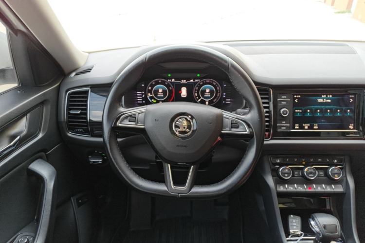 Used Skoda Kodiaq 2019 Facelifted TSI330 7-Seater Two-Wheel-Drive Luxury Enjoyment Edition China VI Standard Steering Wheel