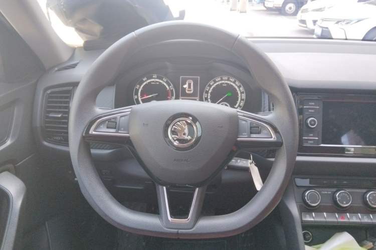 Used Skoda Kodiaq 2019 Restyled TSI330 5-Seater Two-Wheel Drive Standard Version China VI Steering Wheel