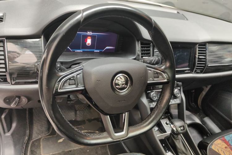 Used Skoda Kodiaq 2019 Facelifted TSI330 7-Seater Two-Wheel-Drive Luxury Enjoyment Edition China VI Standard Steering Wheel