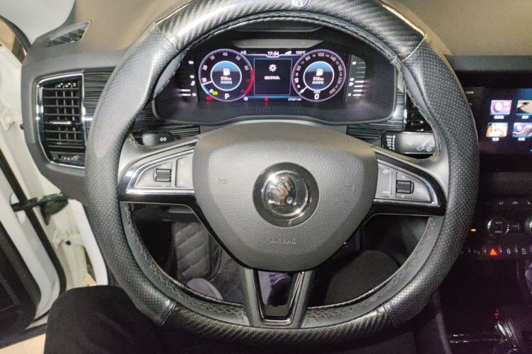 Used Skoda Kodiaq 2019 Facelifted TSI330 5-Seater Two-Wheel-Drive Luxury Enjoyment Edition China VI Standard Steering Wheel