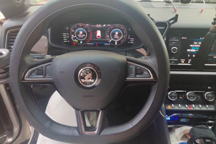 Used Skoda Kodiaq 2019 Facelifted TSI330 7-Seater Two-Wheel-Drive Luxury Enjoyment Edition China VI Standard Steering Wheel