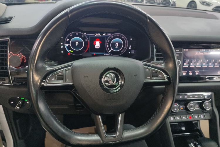 Used Skoda Kodiaq 2019 Facelifted TSI330 5-Seater Two-Wheel-Drive Luxury Enjoyment Edition China VI Standard Steering Wheel