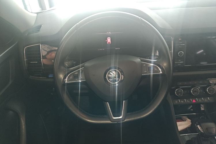 Used Skoda Kodiaq 2019 Facelifted TSI330 5-Seater Two-Wheel-Drive Luxury Enjoyment Edition China VI Standard Steering Wheel