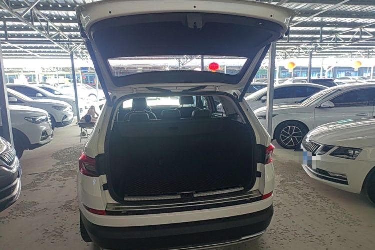 Used Skoda Kodiaq 2019 Facelifted TSI330 5-Seater Two-Wheel-Drive Luxury Enjoyment Edition China VI Standard Trunk