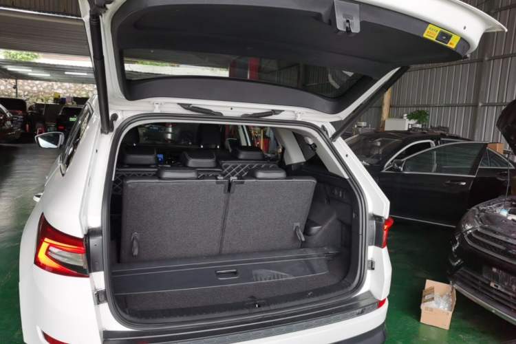 Used Skoda Kodiaq 2019 TSI330 7-Seater Two-Wheel-Drive Luxury Enjoyment Edition China VI Standard Trunk