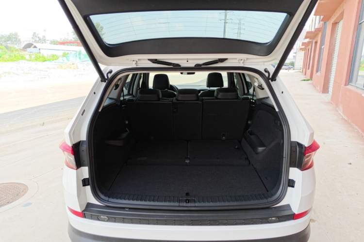 Used Skoda Kodiaq 2019 Facelifted TSI330 7-Seater Two-Wheel-Drive Luxury Enjoyment Edition China VI Standard Trunk