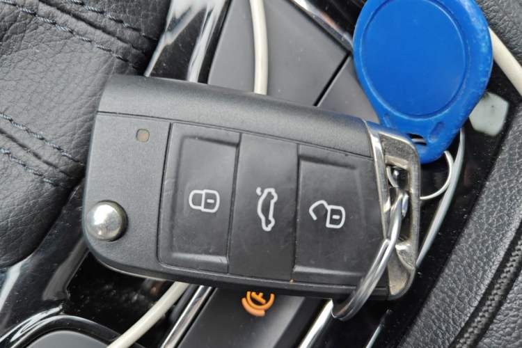 Used Skoda Kodiaq 2019 Facelifted TSI330 5-Seater Two-Wheel-Drive Luxury Enjoyment Edition China VI Standard Vehicle Key