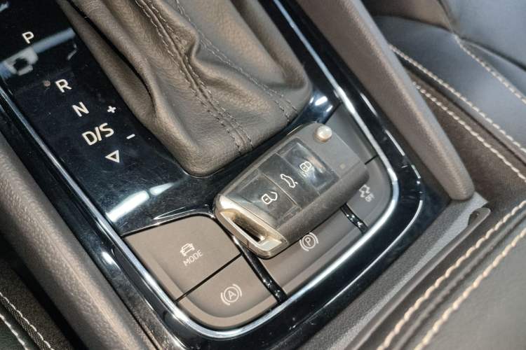 Used Skoda Kodiaq 2019 Facelifted TSI330 5-Seater Two-Wheel-Drive Luxury Enjoyment Edition China VI Standard Vehicle Key