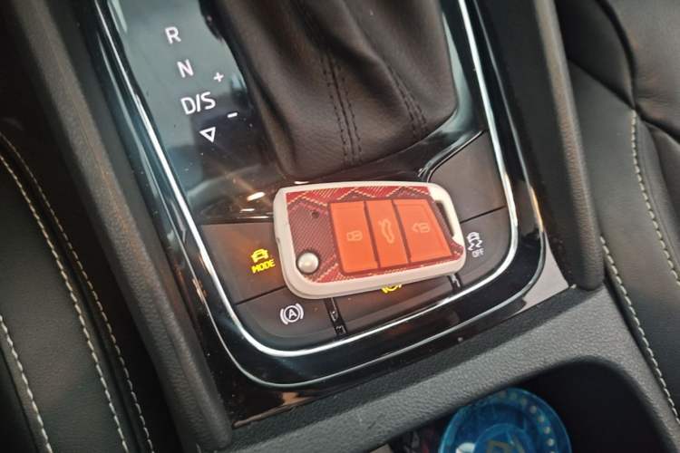 Used Skoda Kodiaq 2019 Facelifted TSI330 5-Seater Two-Wheel-Drive Luxury Enjoyment Edition China VI Standard Vehicle Key