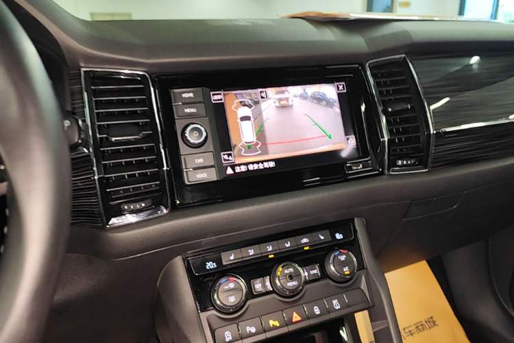Used Skoda Kodiaq 2019 Facelifted TSI330 7-Seater Two-Wheel-Drive Luxury Enjoyment Edition China VI Standard Audio And AC Panel