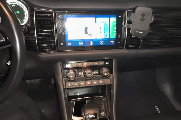 Used Skoda Kodiaq 2019 Facelifted TSI330 7-Seater Two-Wheel-Drive Deluxe Enjoyment Version China V Emission Standard Audio And AC Panel