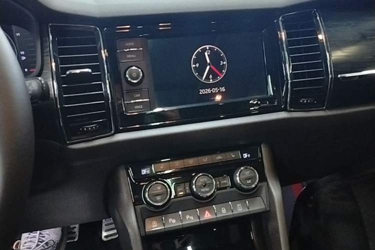 Used Skoda Kodiaq 2019 Facelifted TSI330 7-Seater Two-Wheel-Drive Luxury Enjoyment Edition China VI Standard Audio And AC Panel