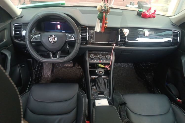 Used Skoda Kodiaq 2019 Facelifted TSI330 5-Seater Two-Wheel-Drive Luxury Enjoyment Edition China VI Standard Center Console