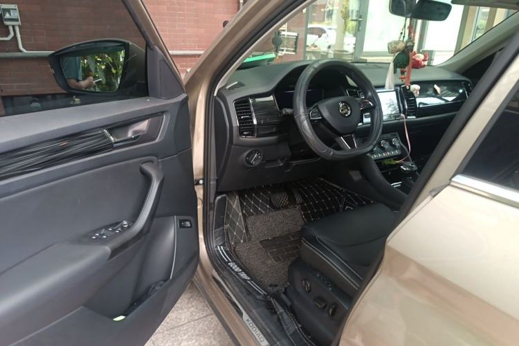 Used Skoda Kodiaq 2019 Facelifted TSI330 5-Seater Two-Wheel-Drive Luxury Enjoyment Edition China VI Standard Driver Seat