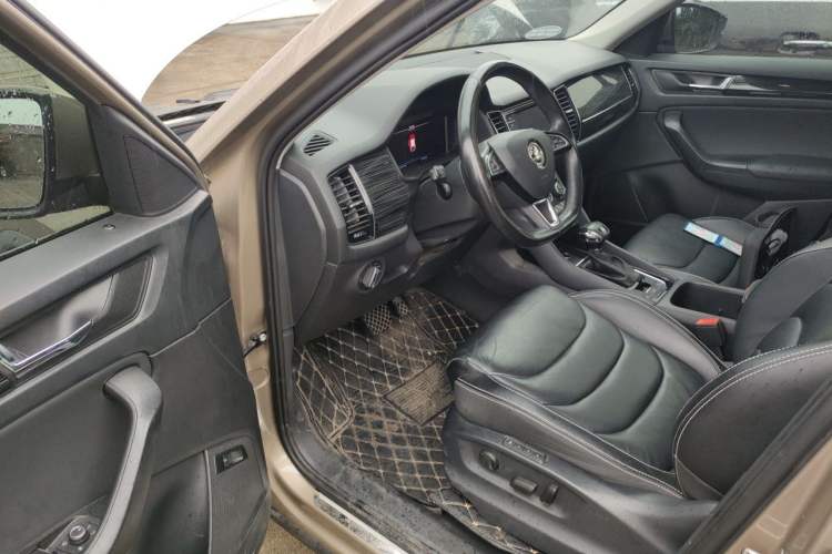 Used Skoda Kodiaq 2019 Facelifted TSI330 5-Seater Two-Wheel-Drive Luxury Enjoyment Edition China VI Standard Driver Seat