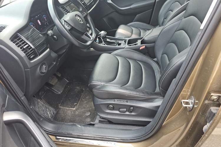 Used Skoda Kodiaq 2019 Facelifted TSI330 7-Seater Two-Wheel-Drive Luxury Enjoyment Edition China VI Standard Driver Seat