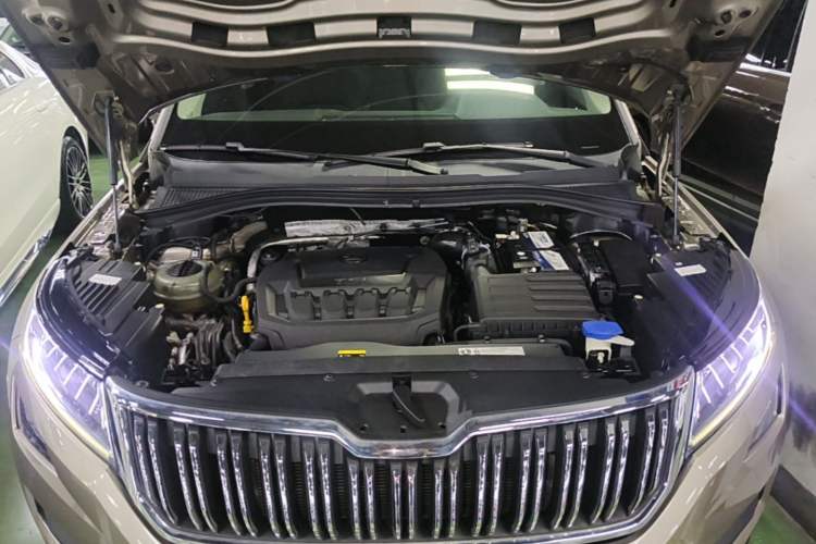 Used Skoda Kodiaq 2019 TSI330 5-Seat Two-Wheel Drive Luxury Enjoyment Edition China V Standard Engine Bay