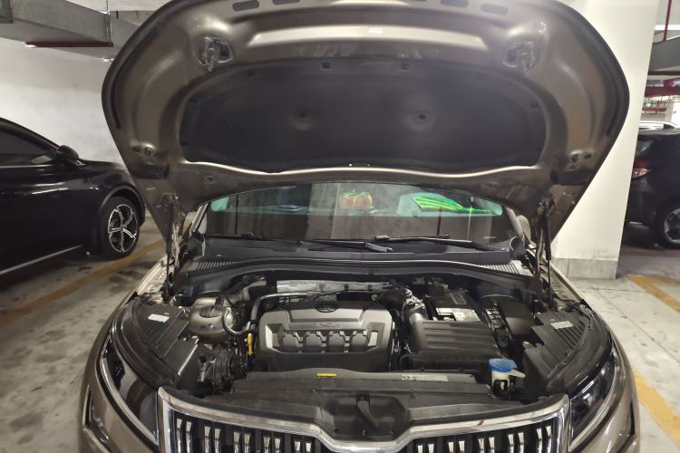 Used Skoda Kodiaq 2019 Facelifted TSI330 7-Seater Two-Wheel-Drive Luxury Enjoyment Edition China VI Standard Engine Bay