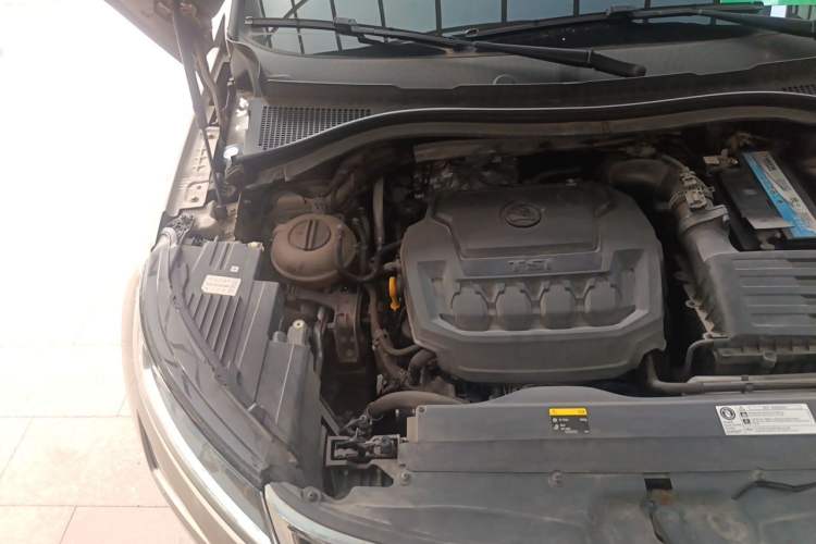 Used Skoda Kodiaq 2019 Facelifted TSI330 5-Seater Two-Wheel-Drive Luxury Enjoyment Edition China VI Standard Engine Bay Right