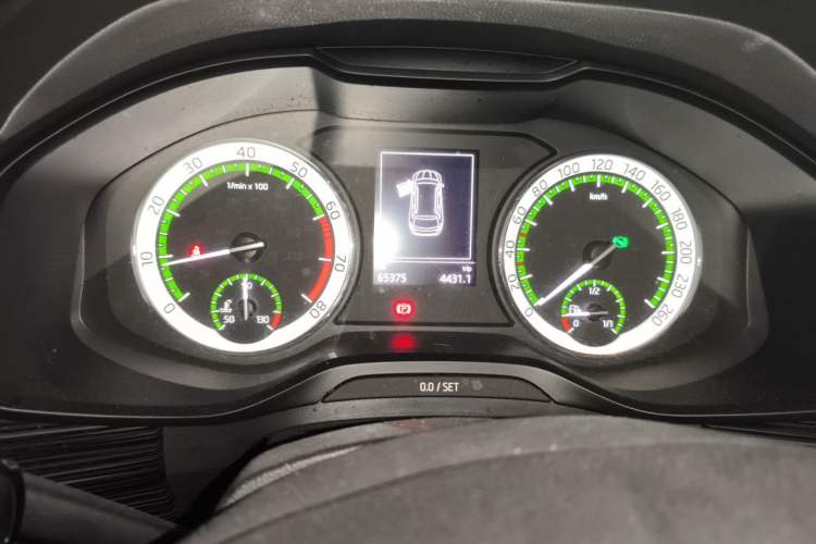 Used Skoda Kodiaq 2019 Facelifted TSI330 7-Seater Two-Wheel-Drive Deluxe Enjoyment Version China V Emission Standard Instrument Cluster