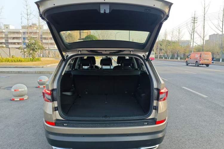 Used Skoda Kodiaq 2019 Facelifted TSI380 7-Seater All-Wheel-Drive Luxury Enjoyment Edition China VI Standard Interior 2