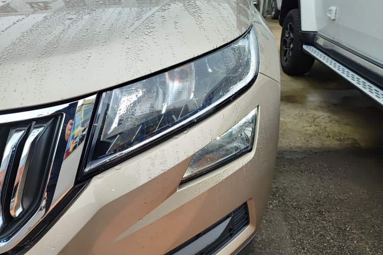 Used Skoda Kodiaq 2019 Restyled TSI330 5-Seater Two-Wheel Drive Comfort Version China VI Standard Left Front Headlight